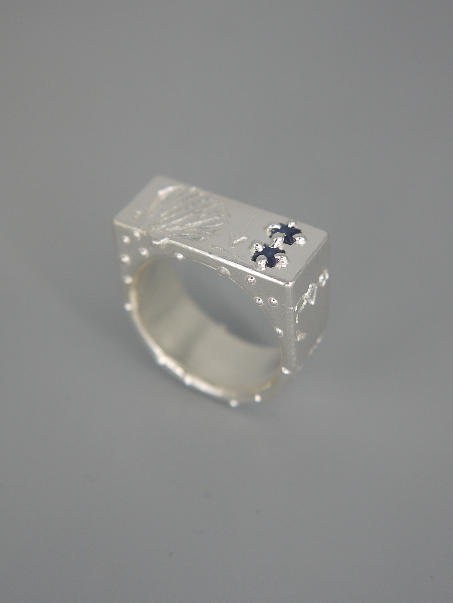 Shell + Two Sapphires Ring