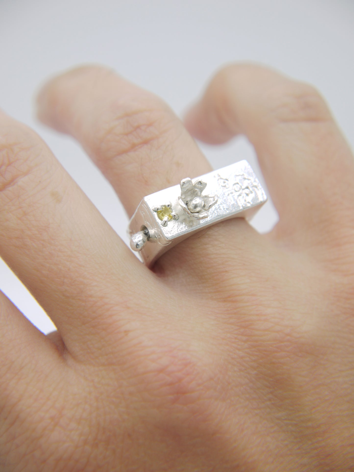 Ant & Flower Ring