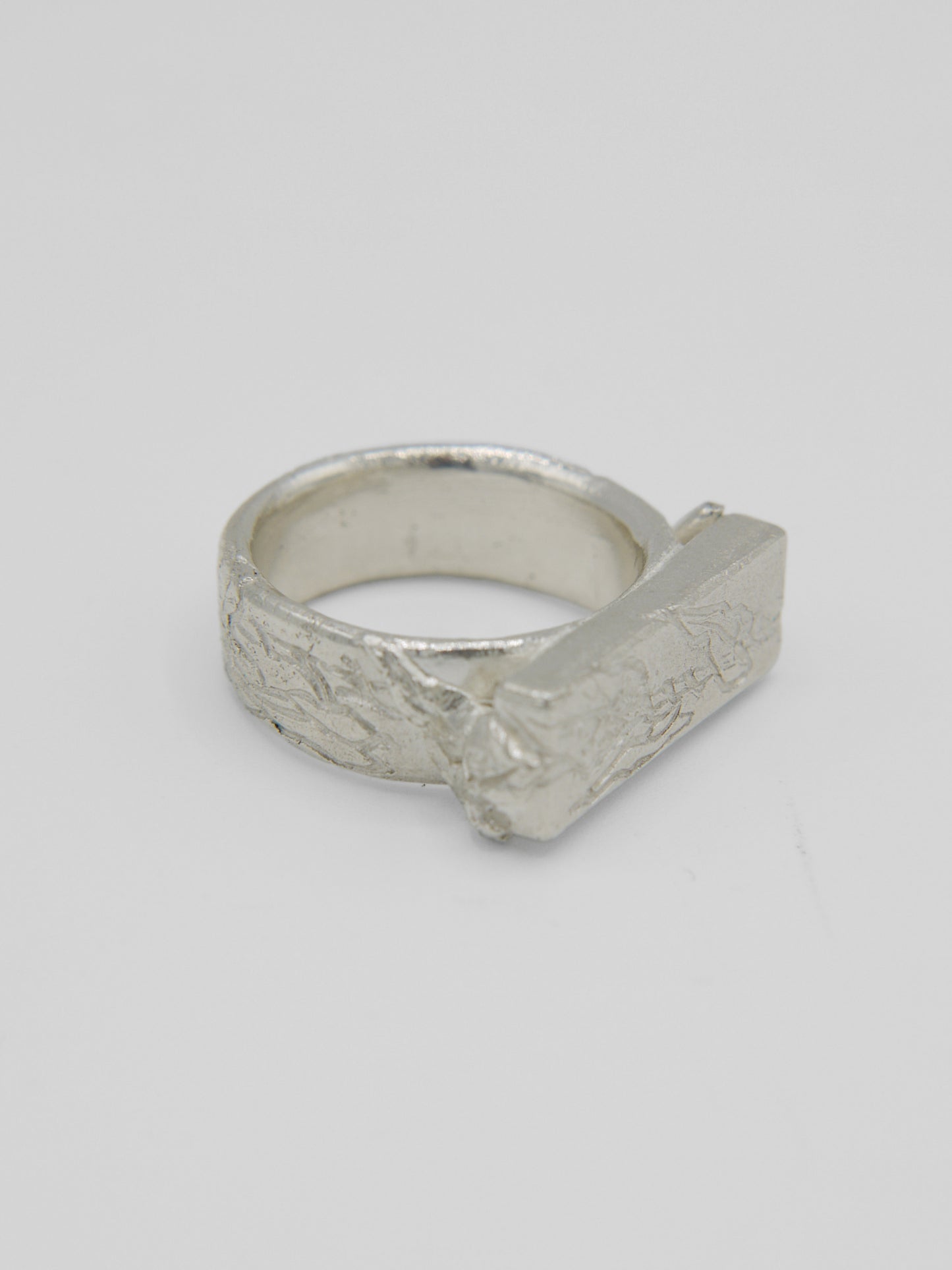 Bindeed Ring