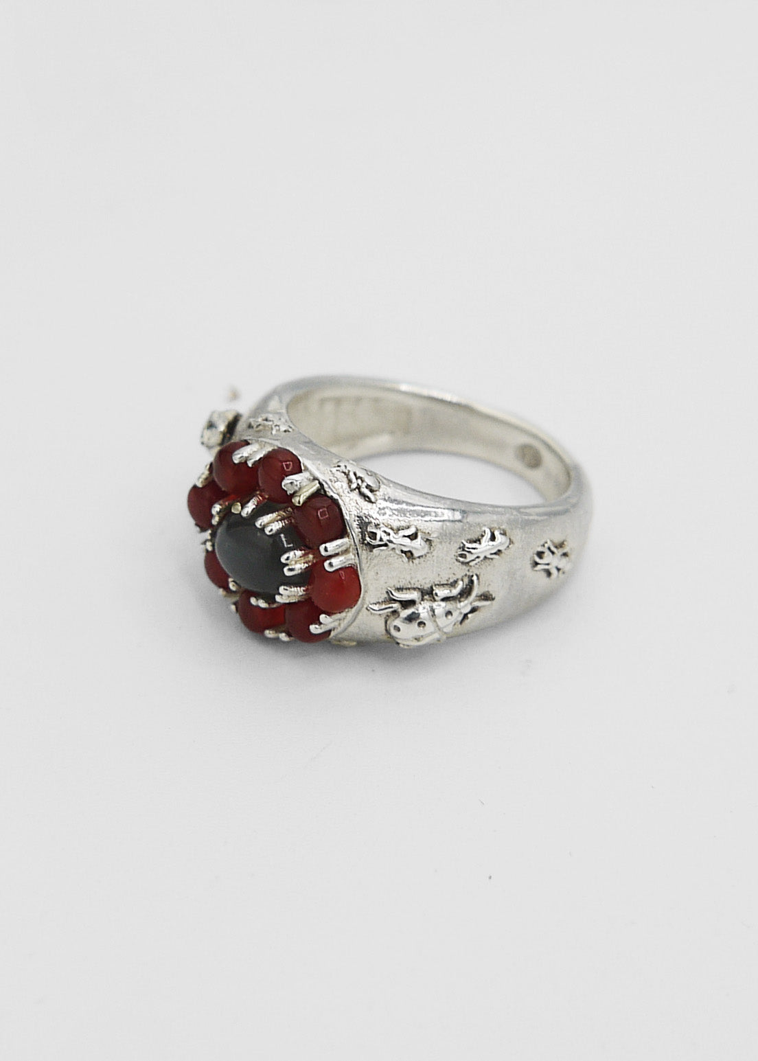 Pest Ring Carnelian + Moonstone