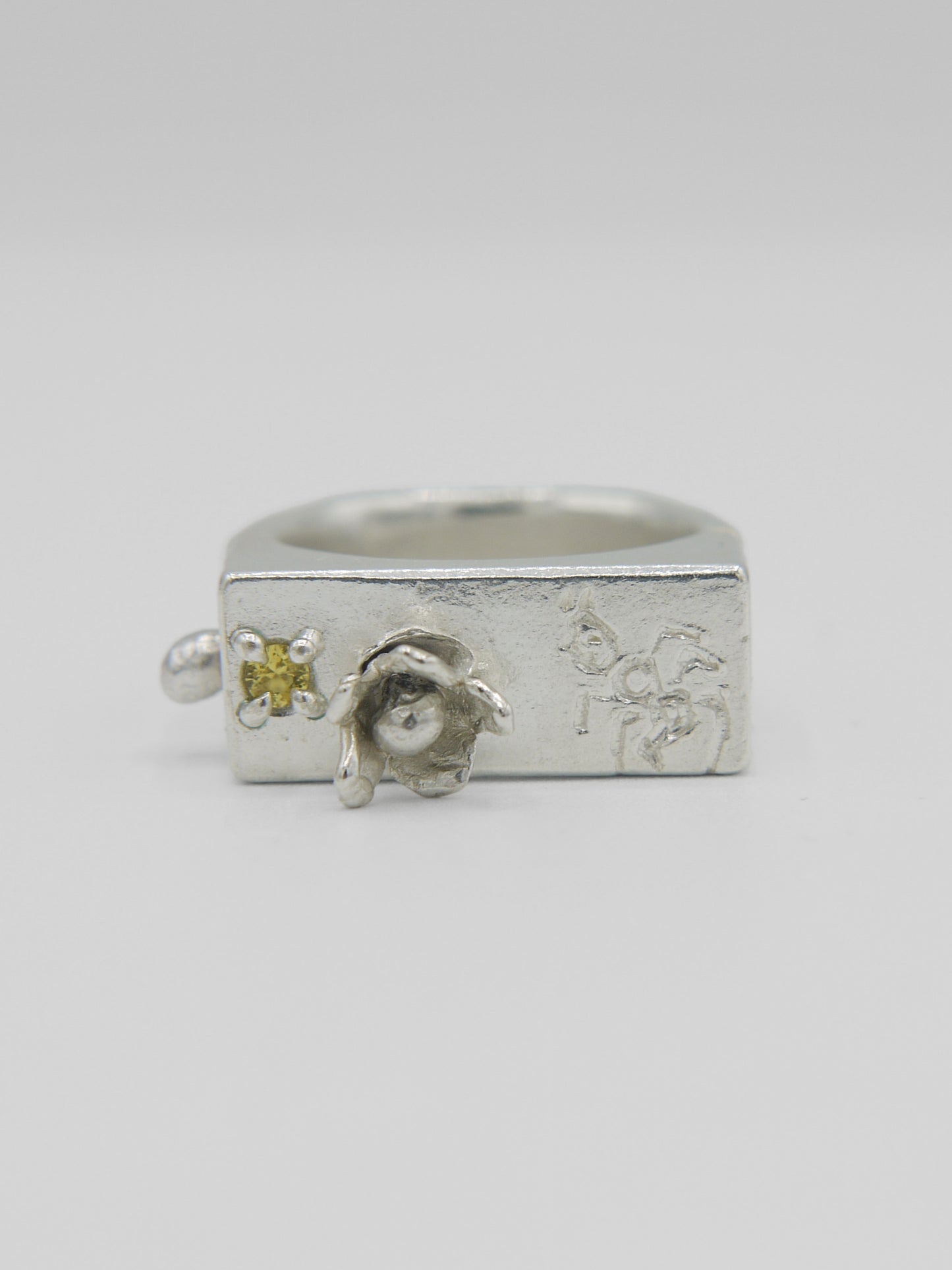 Ant & Flower Ring