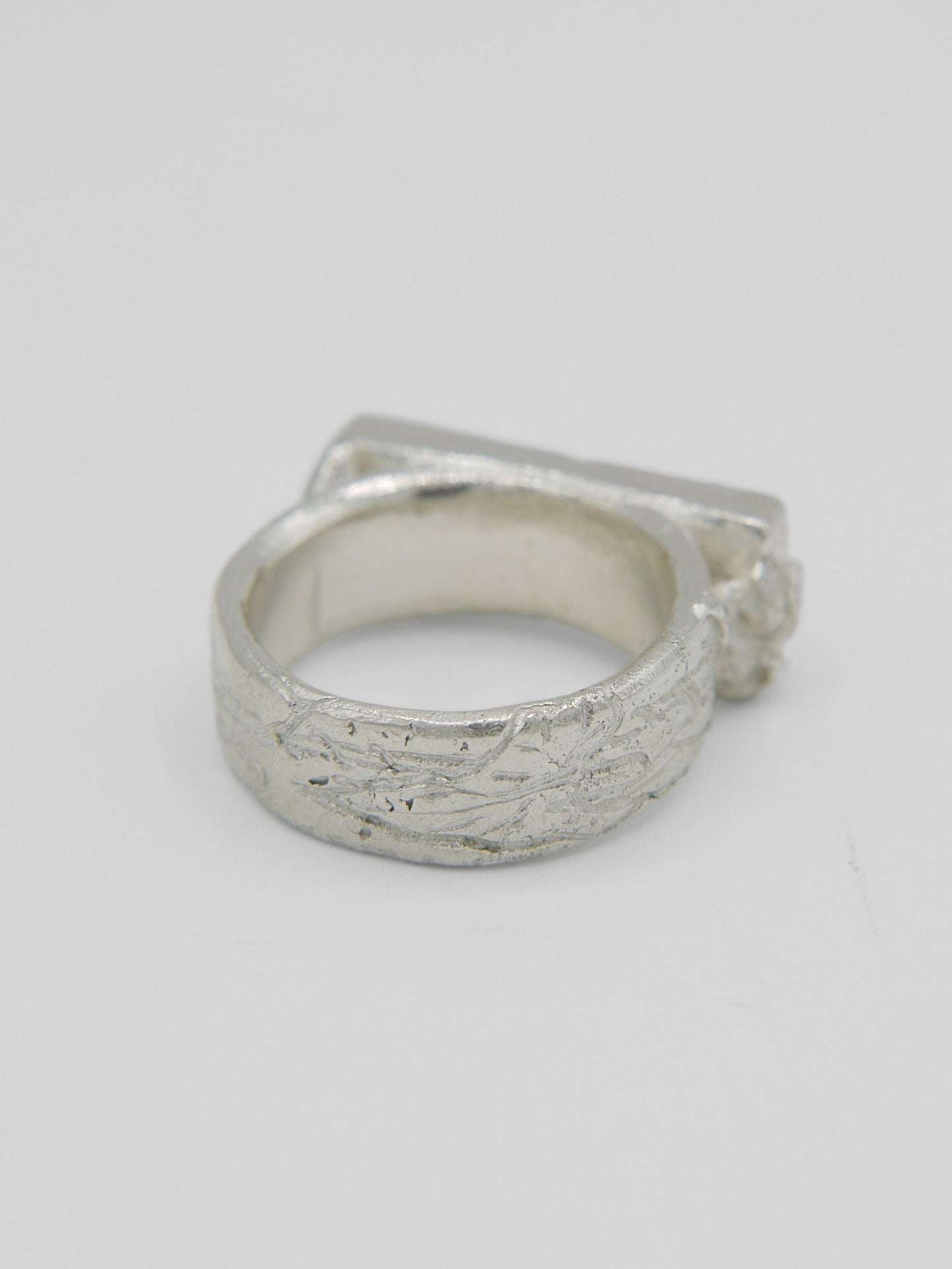 Bindeed Ring