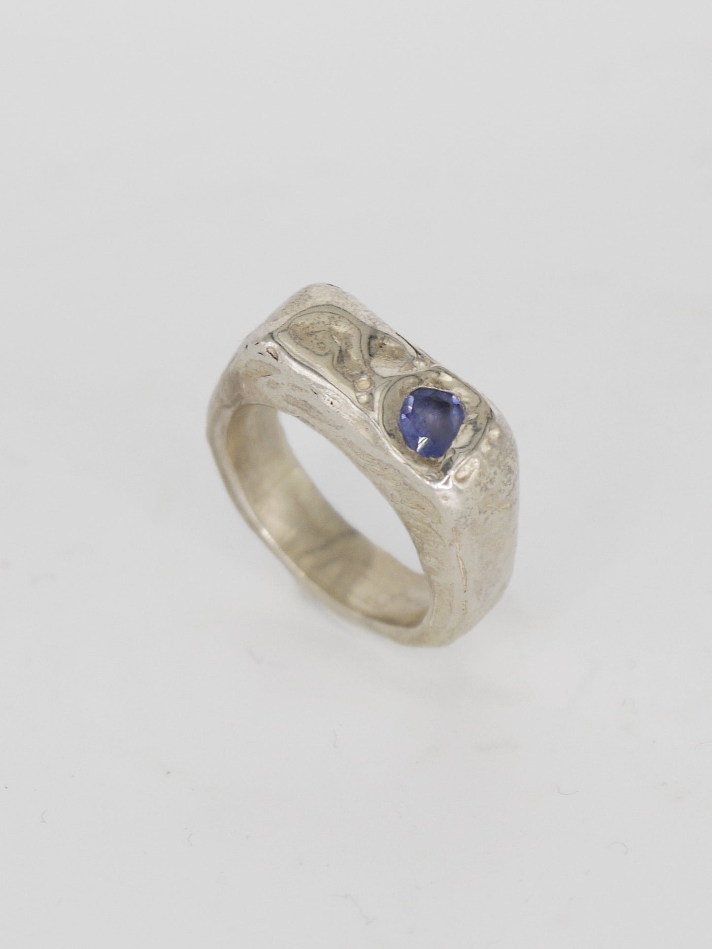 Globule with Sapphire