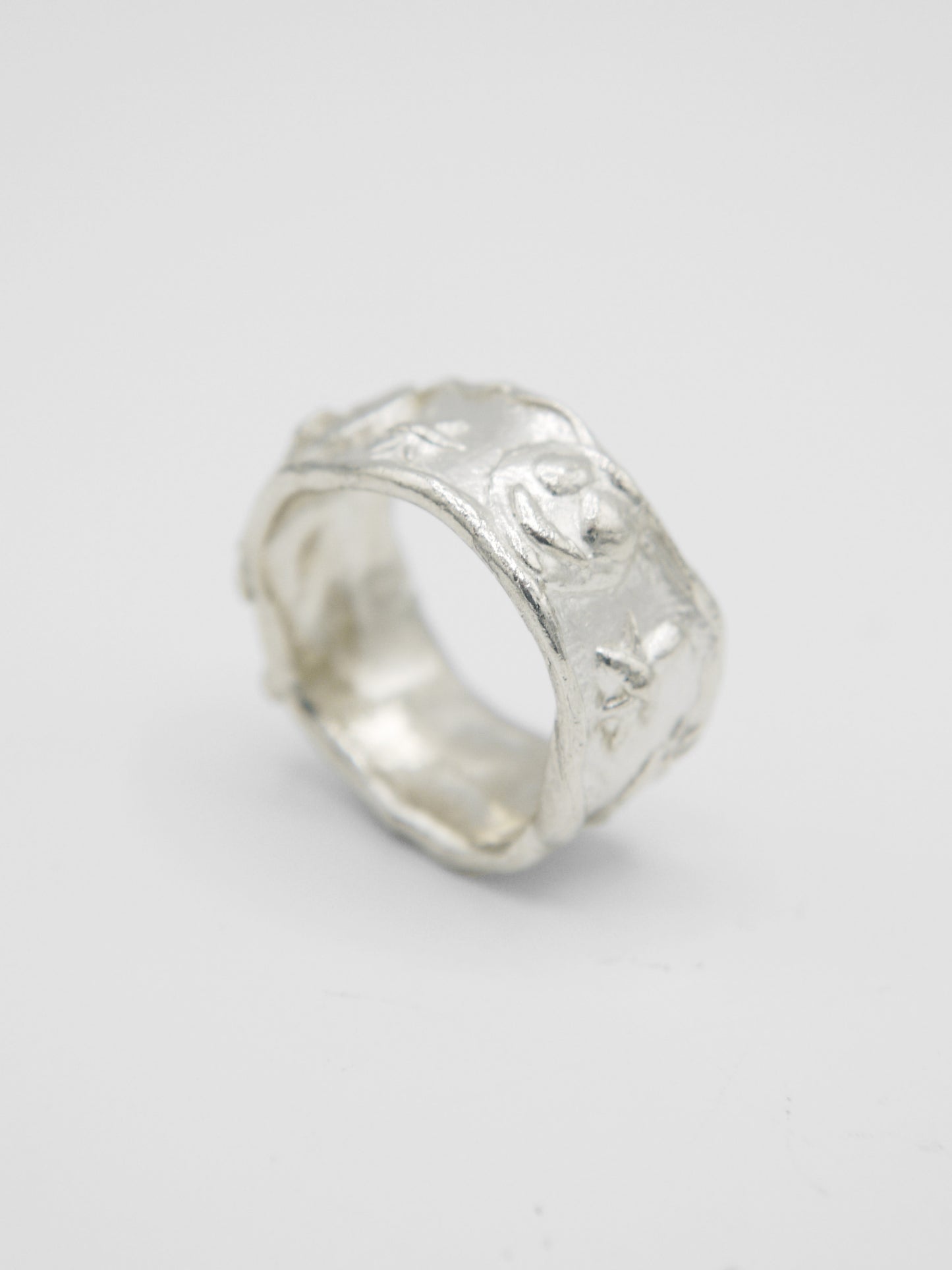 Calvino Ring