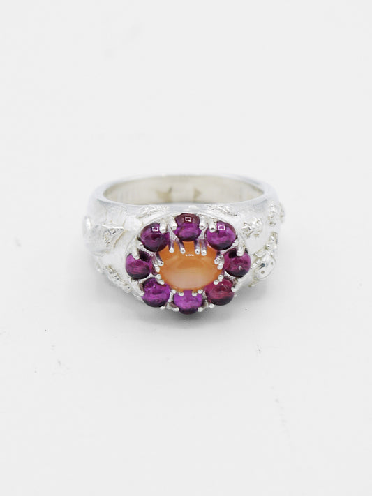 Pest Ring Moonstone + rhodolite garnet