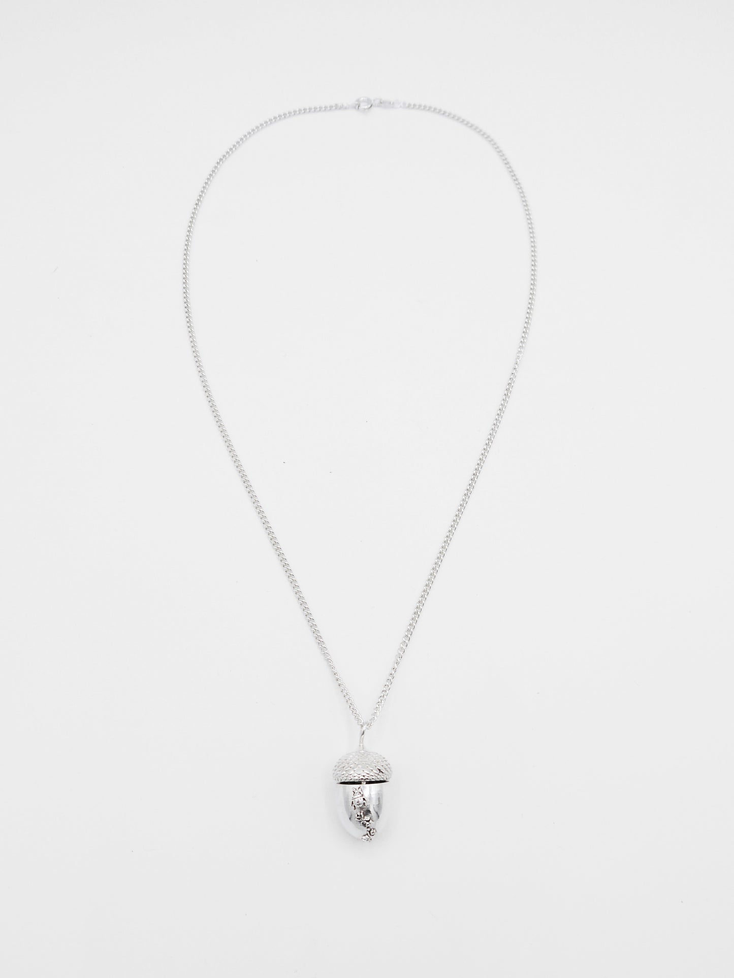 Akkern locket