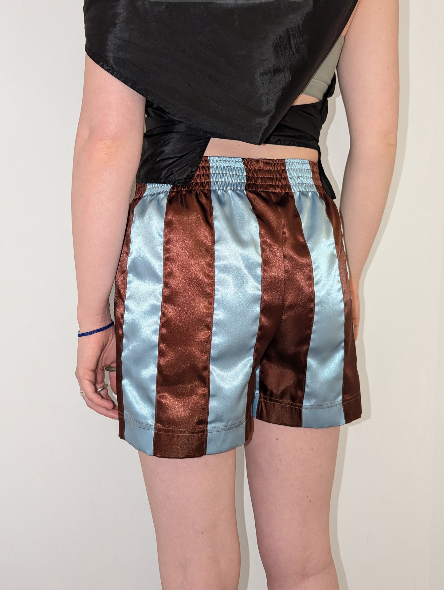 Ribbon Shorts Brown Blue Stripe