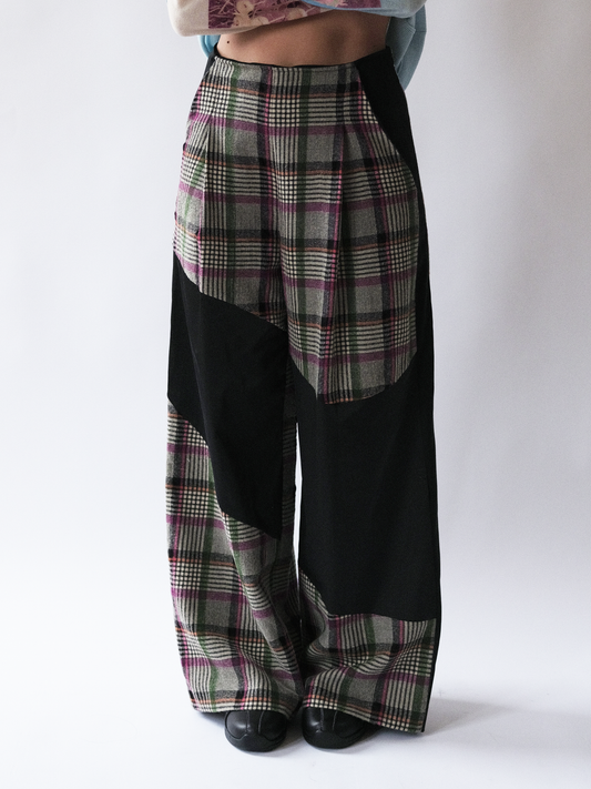 Multiverse Scarcity tartan trousers