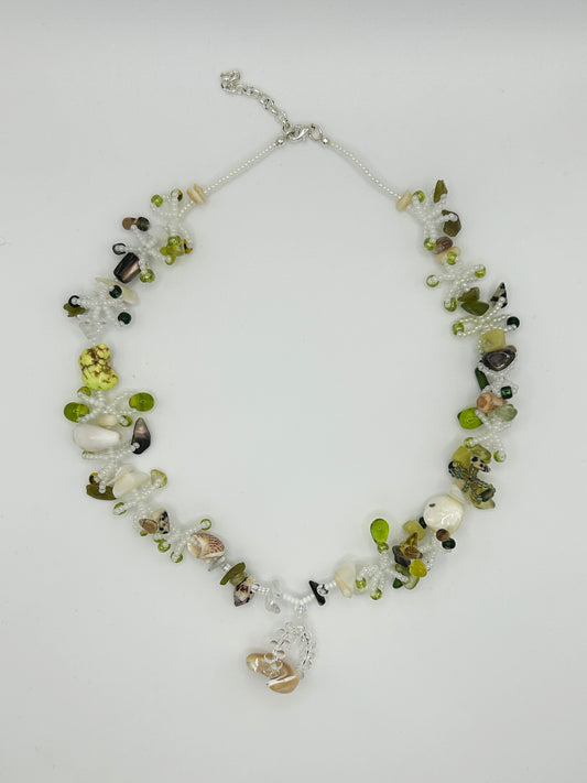 Silkworm necklace (green)